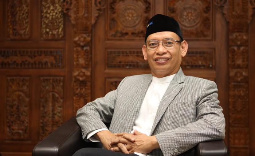 rektor-universitas-airlangga-unair-prof-mohammad_231110080406-991.jpeg