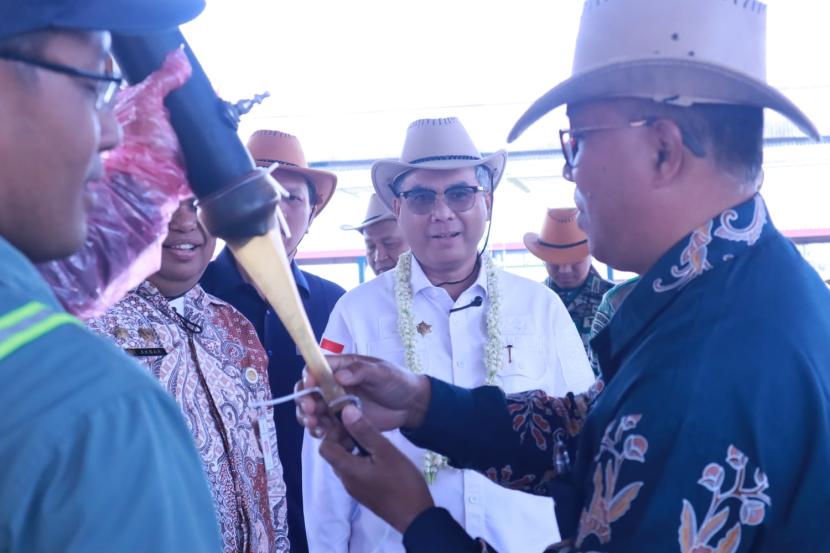 wakil-menteri-pertanian-wamentan-harvick-hasnul-qolbi-meninjau-aktivitas_230825182836-552.jpeg