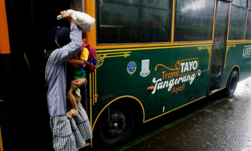 bus-si-tayo-dan-angkot-si-benteng-tetap-beroperasi_230421104553-470.jpg