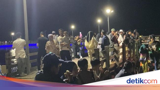 situasi-ancol-pada-malam-tahun-baru-2024_169.jpeg