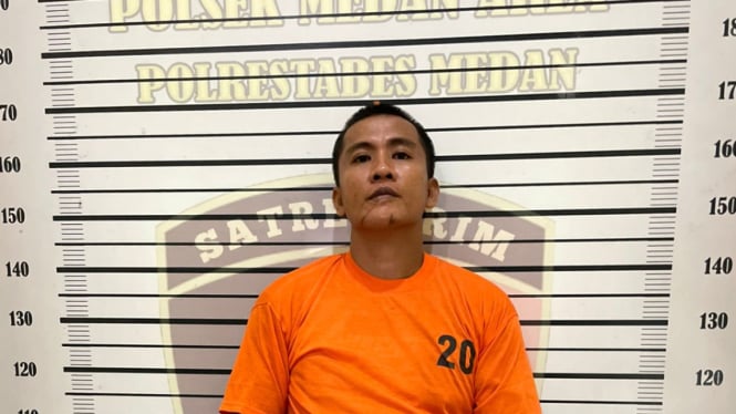 660d914fed8d9-wen-pratama-saat-diamankan-petugas-kepolisian_665_374.jpg