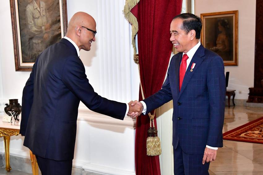 presiden-jokowi-berhadap-microsoft-bangun-pusat-riset-di-ikn-wup.jpg