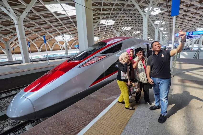 rekomendasi-balasan-ucapan-selamat-idul-fitri-2024-dari-ai-gemini-google-byr.jpg