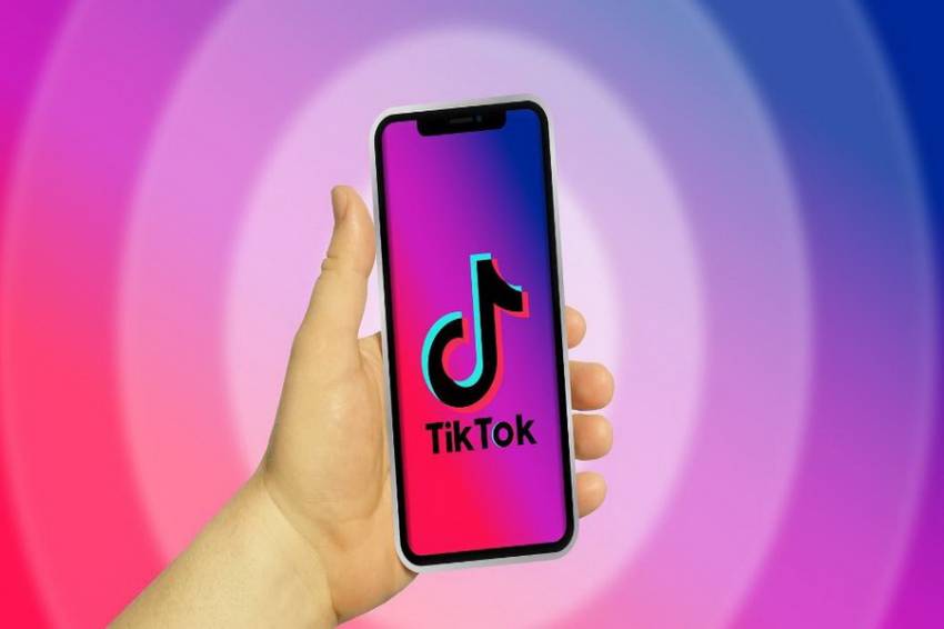 tiktok-kembangkan-fitur-kloning-suara-ai-fhv.JPG