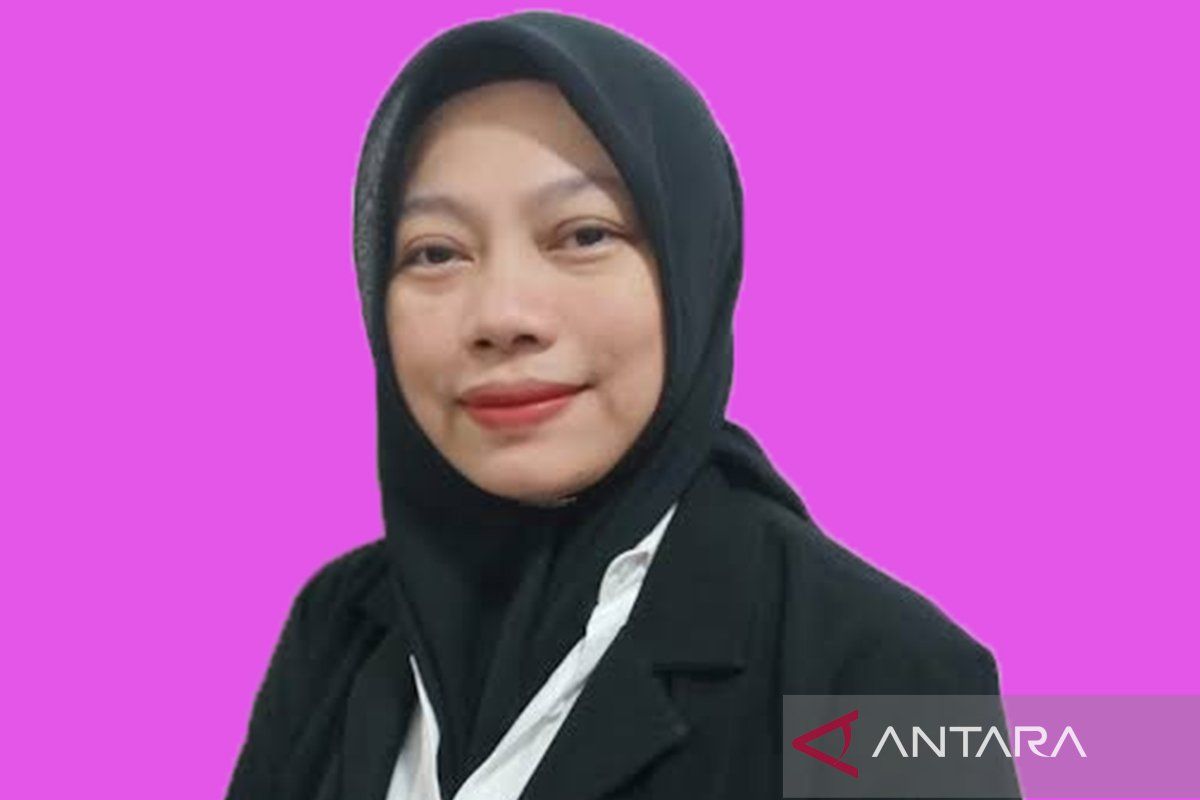 titi_jas_hitam-pink.jpg