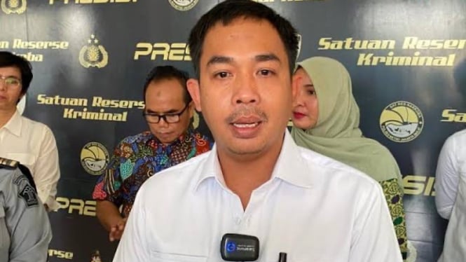 6688120d854c8-eks-manajer-fuji-terancam-penjara-5-tahun_665_374.jpeg