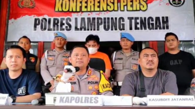 668a49e16d02c-polisi-rilis-kasus-warga-tewas-kena-tembakan-senpi-anggota-dprd-lampung-tengah_665_374.jpg