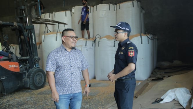 669a2046e93ce-bea-cukai-gelar-pemusnahan-corn-kernel-jagung-pipil-sebanyak-96-ton_665_374.jpg