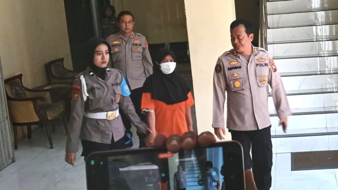 66a7a26d36279-emak-emak-di-pasuruan-ini-mahir-meracik-bom-ikan-nasibnya-berujung-di-penjara_665_374.jpeg