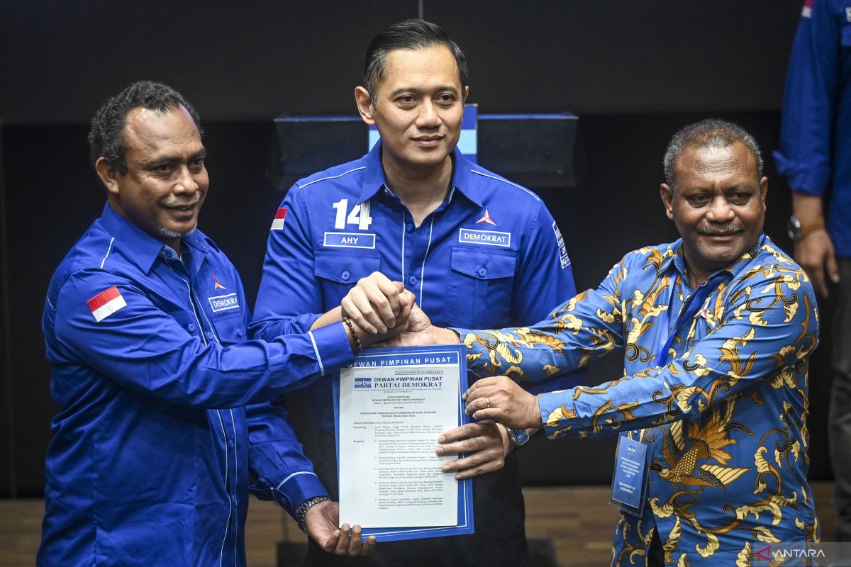 antarafoto-penyerahan-surat-rekomendasi-pilkada-partai-demokrat-25724-ebp-02.jpg