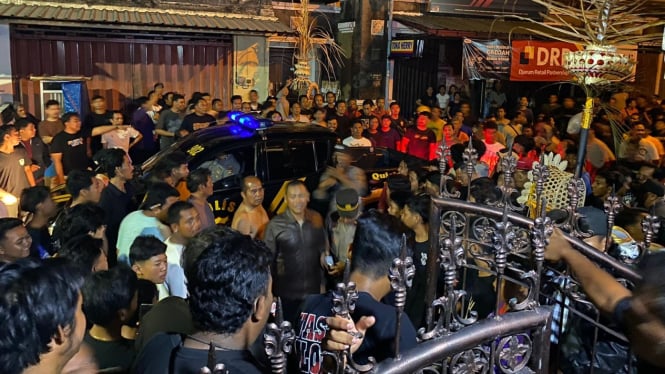 66fa6accca870-pesta-miras-dan-buat-keributan-di-bali-5-warga-sumba-diamuk-massa_665_374.jpg