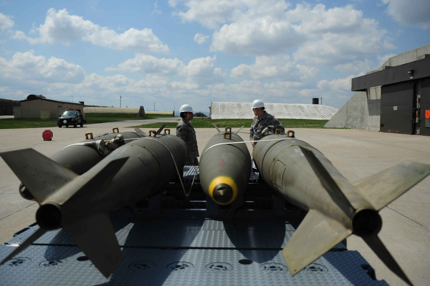 spesifikasi-bom-mk84-bom-seberat-1-ton-yang-dikirim-trump-untuk-israel-hzm.jpg