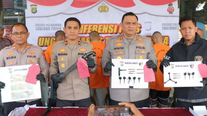 68247704cf98b-polres-pelabuhan-tanjung-priok-rilis-kasus-curanmor_665_374.jpg