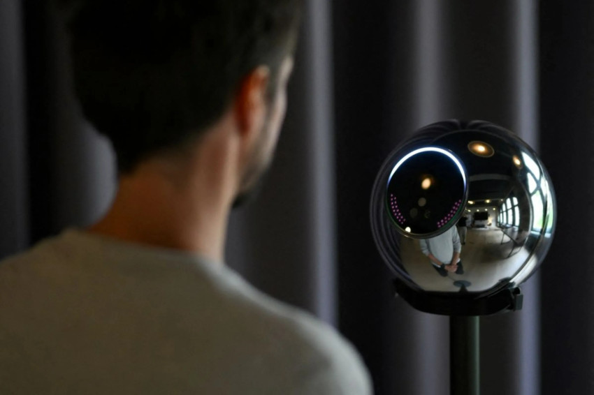waspada-world-id-paspor-digital-sam-altman-imingiming-uang-pakar-ingatkan-risiko-data-biometrik-gdk.jpeg