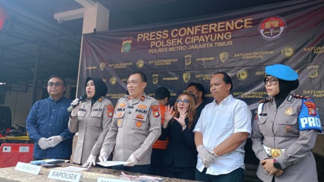 688b62baa4a92-kapolsek-cipayung-kompol-dwi-susanto_665_374.jpg