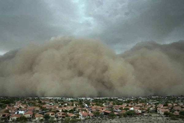 badai-pasir-haboob-menelan-arizona-langit-jadi-gelap-trc.jpg