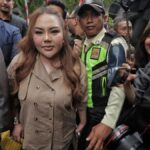 lisa-mariana-memenuhi-panggilan-pemeriksaan-komisi-pemberantasan-korupsi-kpk-1755840383780_169.jpeg