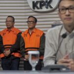 pakai-rompi-oranye-dan-menanggis-di-kpk-noel-ebenezer-jadi-tersangka-1755856372469_169.jpeg